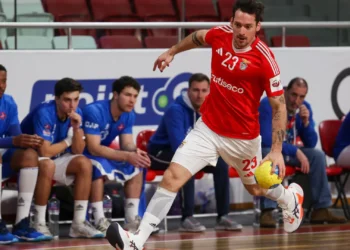 Benfica ‘fulmina’ no dérbi com o Belenenses e sobe ao trono… à condição