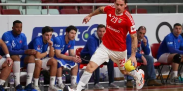 Benfica ‘fulmina’ no dérbi com o Belenenses e sobe ao trono… à condição