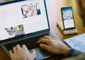 “O Futuro do Mercado Imobiliário e Olivia Traven: Uma Perspectiva Positiva.”