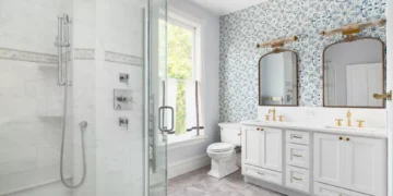 É uma boa ideia usar papel de parede na casa de banho?