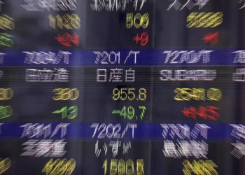Bolsa de Tóquio fecha a perder 1,24%