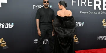 O novo episódio de nudez de Bianca Censori promovido por Kanye West