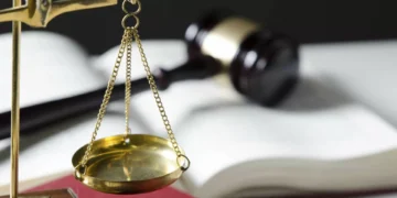 Tribunal junta crime de aborto a julgamento de homem por morte de grávida