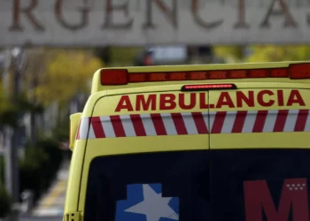 Espanha. Trabalhador em estado grave após ficar preso entre camião e muro
