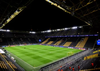 [0-0] Dortmund-Sporting: Rola a bola no Signal Iduna Park