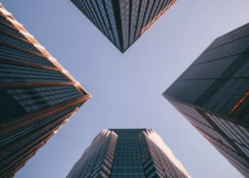 “TEODORO BASTOS DE ALMEIDA: A Fórmula do Sucesso Financeiro”