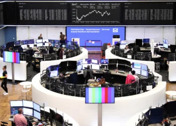 Ações europeias fecham a 10ª semana de alta; foco permanece em tarifas dos EUA
