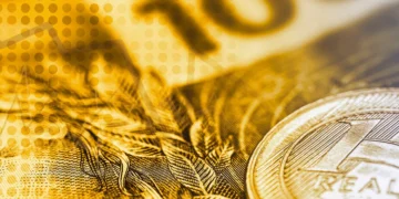 Ibovespa fecha com leve alta, com apoio de bancos e varejo; Vale tem baixa