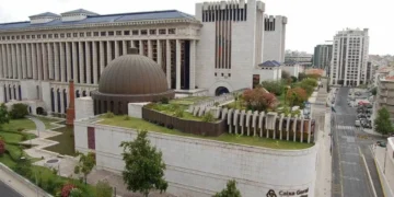 Mistério e memória percorrem exposições de Hiller e Scanlan na Culturgest