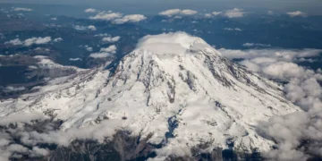 Glaciar South Cascade, nos EUA, designado Glaciar do Ano 2025