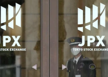 Bolsa de Tóquio fecha a ganhar 0,38%