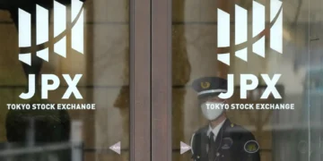 Bolsa de Tóquio fecha a ganhar 0,38%