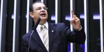 Líder do PL diz que pedirá urgência na tramitação de projeto da anistia