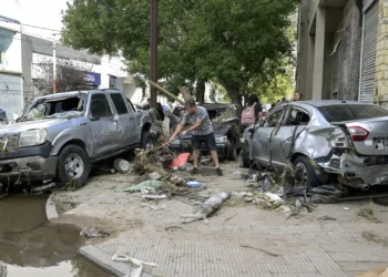 Pelo menos 13 pessoas morreram após chuvas torrenciais na Argentina