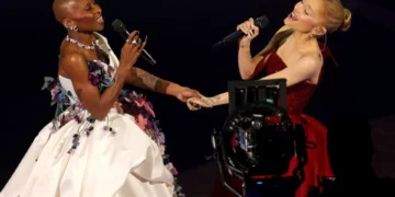 Dupla de Wicked abre cerimónia dos Óscares com atuação “incrível”