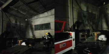 Populares controlam incêndio em galpão com extintores em Gaspar