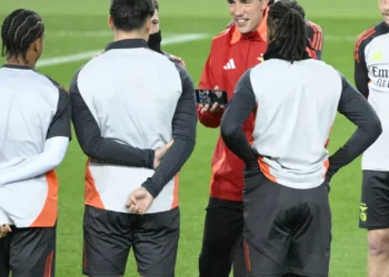 Momento de Bruno Lage no treino do Benfica em Barcelona dá que falar