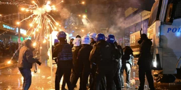 Nova noite de mobilização popular na Turquia para apoiar autarca de Istambul