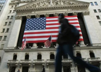 Wall Street fecha em alta em recuperação expectante com reunião da Fed