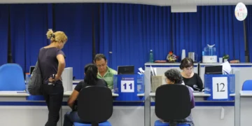 Governo pode antecipar pagamento do 13º de aposentados e pensionistas; veja datas