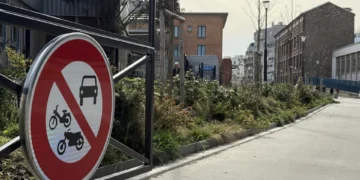 Paris encerra 500 ruas ao trânsito e acaba com lugares de estacionamento