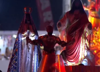 Nossa Senhora, Jesus e Xangô juntos provocam polêmica na Beija-Flor