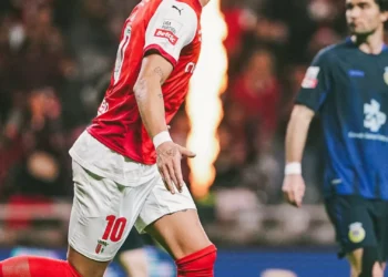 Arouca provoca susto, mas Sp. Braga ultrapassa FC Porto… à condição