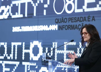Ministra da Cultura diz que “as cidades precisam muito da intervenção dos arquitetos”