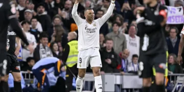 Mbappé brilha e apanha Cristiano Ronaldo na história do Real Madrid