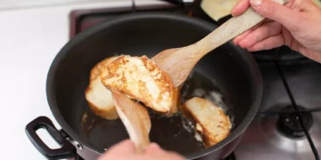 Receita fácil e rápida de pão de frigideira