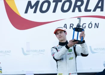 Noah Monteiro brilha e faz história nos Fórmula 4 em Espanha