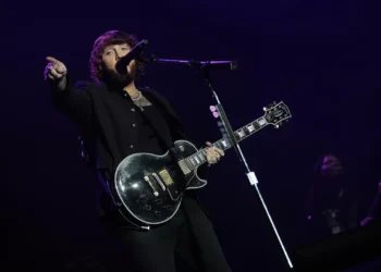 James Arthur esgota concerto em Portugal e abre segunda data