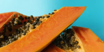 Nem imagina o bem que as sementes de mamão podem fazer por si