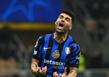 “Vergonhoso”. Italianos ‘arrasam’ Mehdi Taremi na Champions por simulação