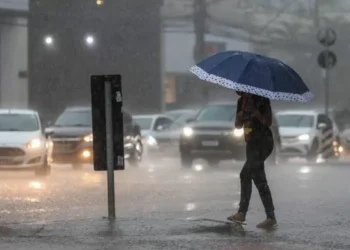 Temporais atingem Santa Catarina neste domingo e causam transtornos