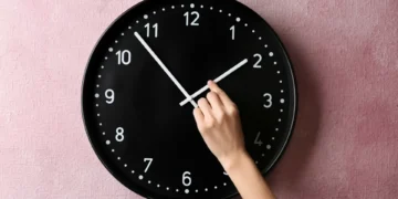 A hora muda no fim de semana. Quatro dicas para começar a preparar-se