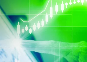 Ibovespa sobe com PIB no Brasil e payroll nos EUA; Magalu ganha mais de 10%