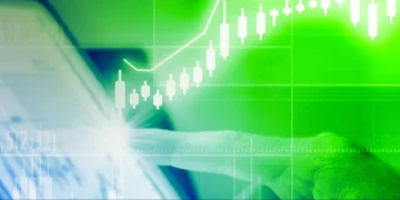 Ibovespa sobe com PIB no Brasil e payroll nos EUA; Magalu ganha mais de 10%