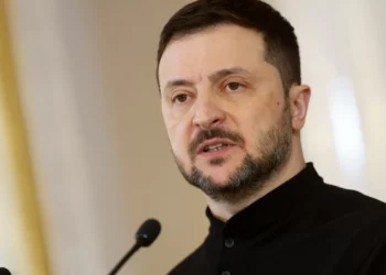 Zelensky acusa enviado dos EUA de aceitar “narrativa do Kremlin”