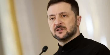 Zelensky acusa enviado dos EUA de aceitar “narrativa do Kremlin”