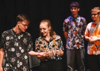 Estudantes de Timbó têm acesso gratuito a espetáculos teatrais no projeto “Escola Vai ao Teatro”