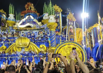 O motivo da multa de quase 1 milhão de reais às escolas de samba do Rio