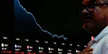 Mercados dos EUA perdem US$ 5,4 trilhões em dois dias após tarifas de Trump