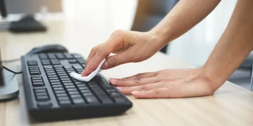 Saiba como limpar corretamente o teclado do seu computador