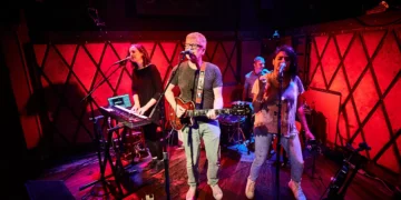 Quem é o roqueiro preso nos EUA por posse de pornografia infantil