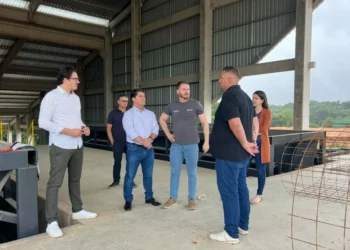 Timbó destaca avanços ambientais em reunião com secretário estadual