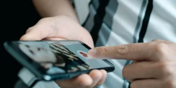 Vai ficar de ‘coração partido’. Frases nas apps a que deve estar atento