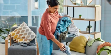 Visitas inesperadas? Estes truques vão fazer a sua casa parecer limpa