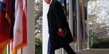 “Pior do que esperado” e “perto do limite”: investidores reagem ao tarifaço de Trump