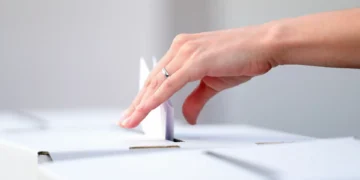 BE discorda do PAN sobre descida do IRC, Sousa Real “não diaboliza” empresas